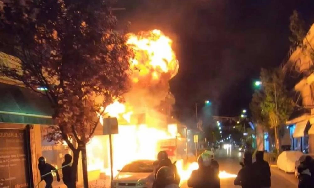 Θεσσαλονίκη: Οι χούλιγκανς "ξαναχτύπησαν" - Σοβαρές ζημιές από βανδαλισμούς πριν το ΠΑΟΚ – Άρης